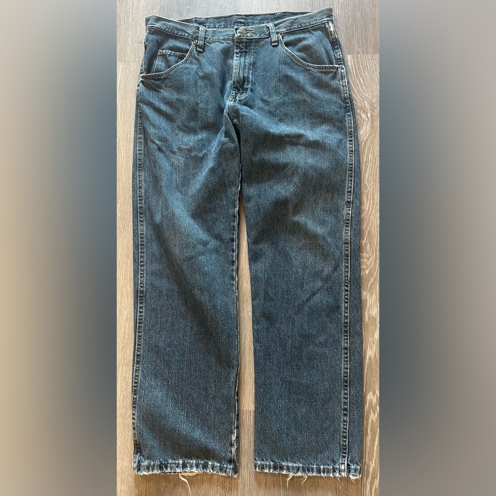 Wrangler Men's Regular Fit Jeans 34x29 Pockets 100%Cotton Blue Distressed